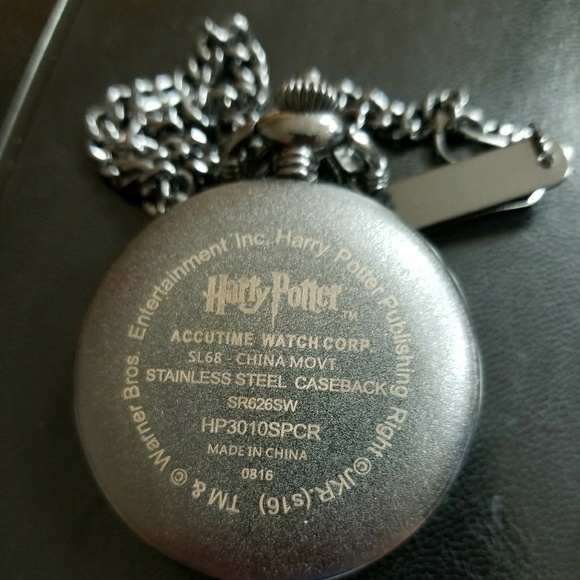 Harry Potter 9 3/4  Pocket Watch - Picture 4 of 4